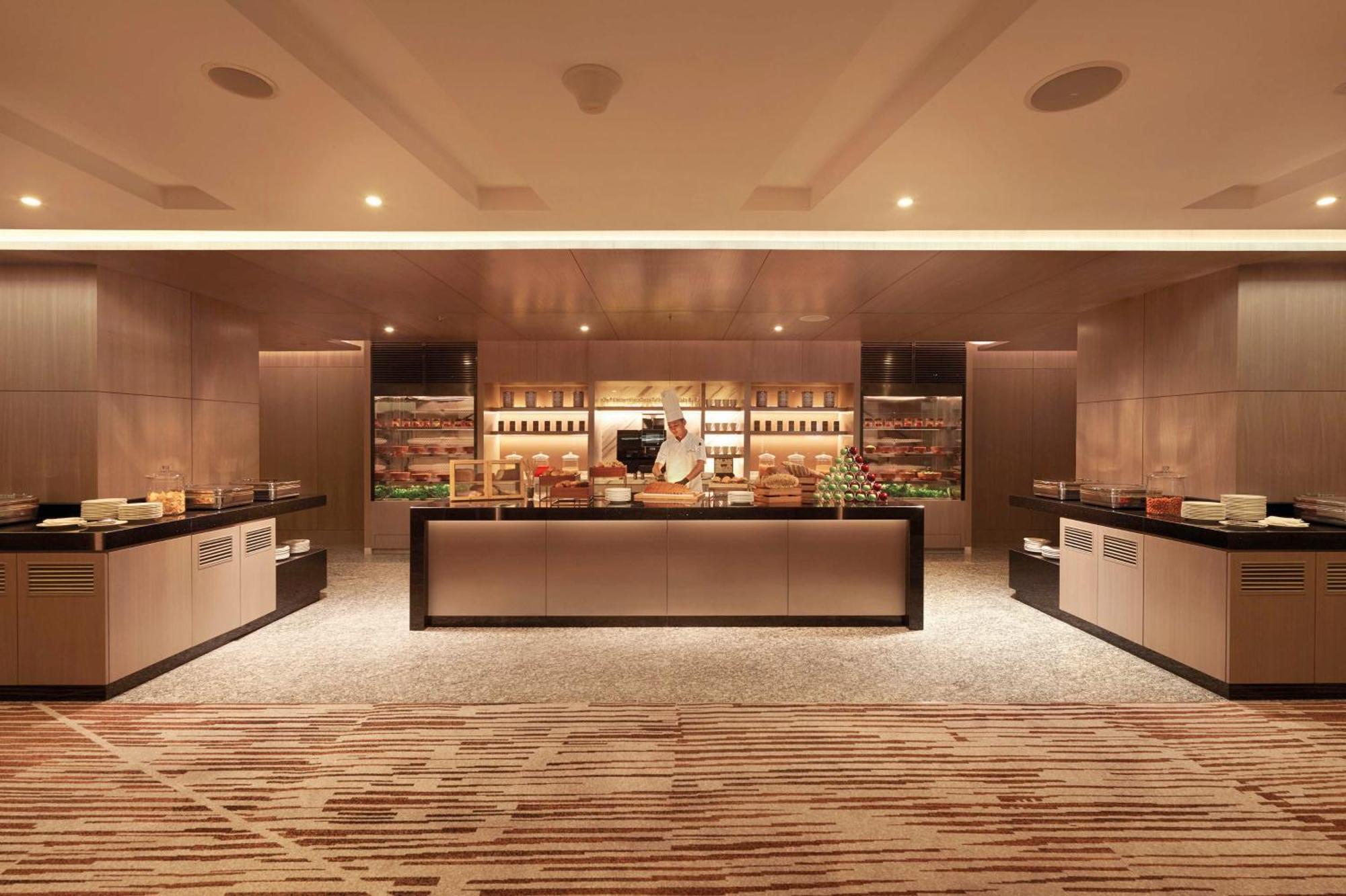 Doubletree By Hilton Shah Alam I-City 外观 照片 The new lounge at Hong Kong International Airport